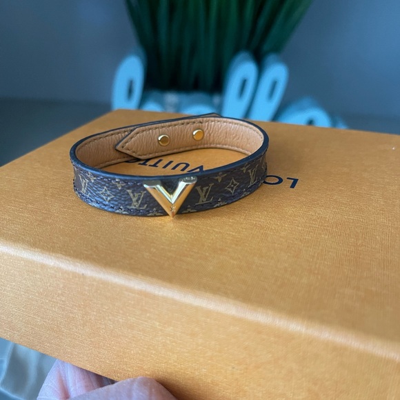 Louis Vuitton Jewelry - Louis Vuitton bracelet